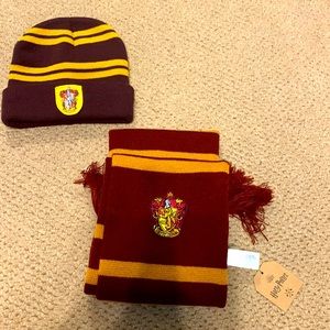 Gryffindor hat and scarf